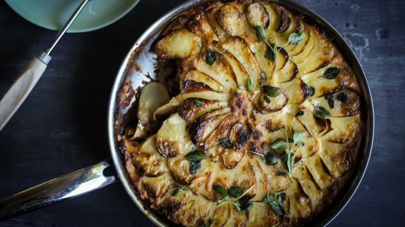 Moussaka meets gratin (hold the meat).