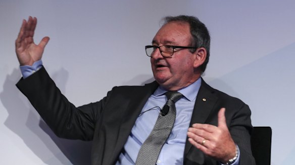 Former Australian public service commissioner Stephen Sedgwick's review recommends sweeping changes to bank bonuses.