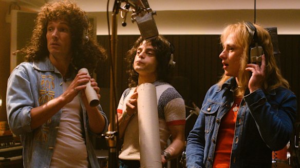 Brian May (Gwilym Lee); Freddie Mercury (Rami Malek) and Roger Taylor (Ben Hardy) in 