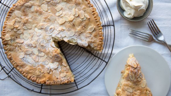 Almond crusted apple pie.