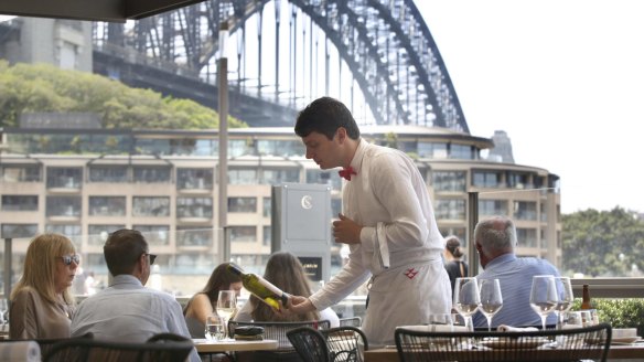 There is a special magic in sitting outside with views of the bridge, house and ferries.