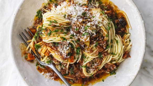 Adam Liaw's recipe for fifty-fifty bolognese uses popular ingredient ground beef.