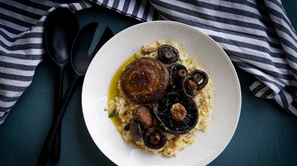 Oven-baked risotto topped with buttered mushrooms.