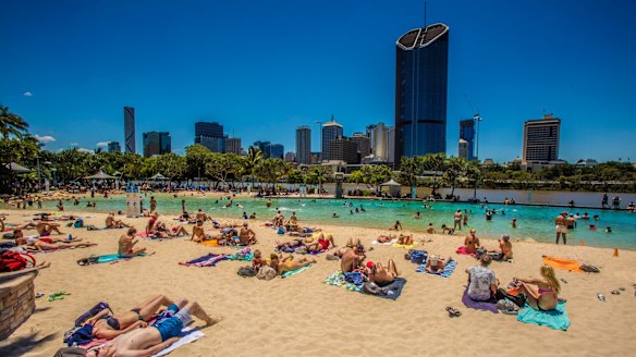 South-east Queenslanders urged to prepare for heatwave