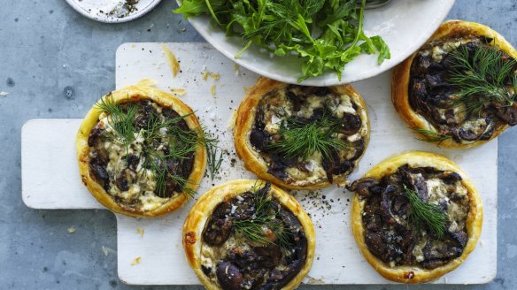 This recipe makes enough for six tartlets or one large tart.