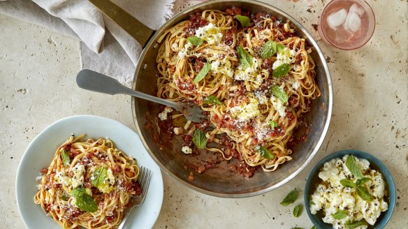 Pasta with fresh tomato sauce, ricotta, mint and anchovies (or capers).