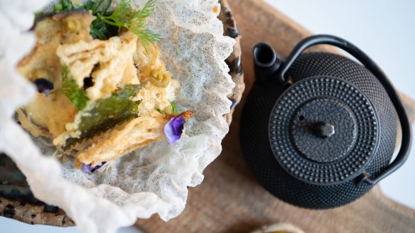 Vegan ochazuke with teapot and pickles.