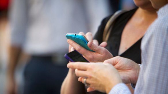 Phone snubbing: how to tell you're doing it