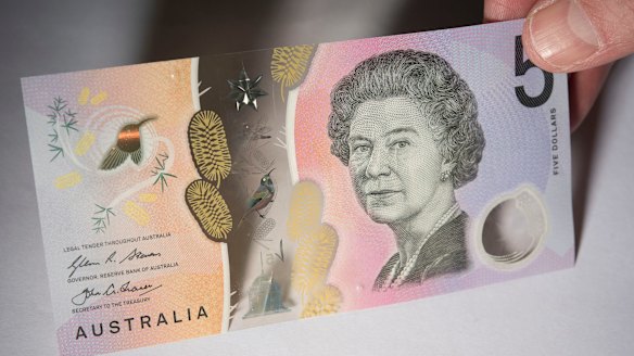 Snack and gambling machines are rejecting the new $5 note