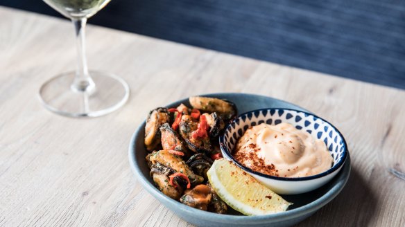 Crisp mussels with fermented chilli aioli 