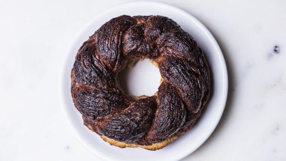 Black garlic crown.