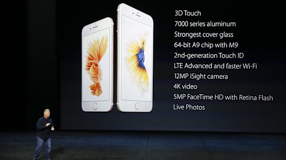 Apple VP Phil Schiller runs down some of the specs.