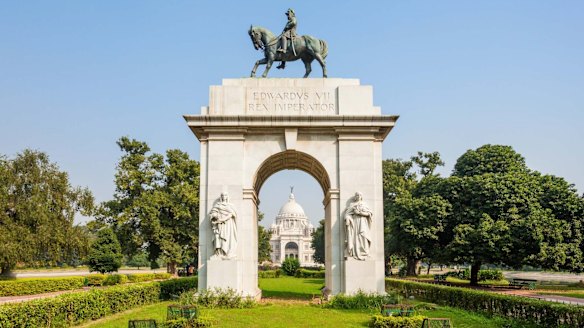 The entrance gate at Victoria Memorial.