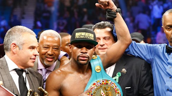 Floyd Mayweather won on points.
