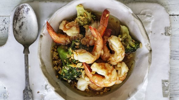 The secret's in the sauce: Garlic prawns and broccoli.