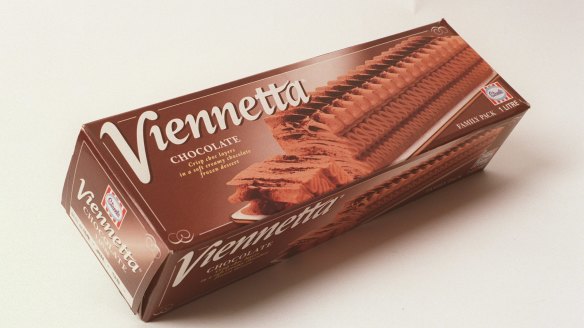 Chocolate Viennetta packaging circa 1998.