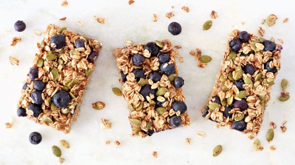 Seek out wholegrain muesli bars that have an oat base. 