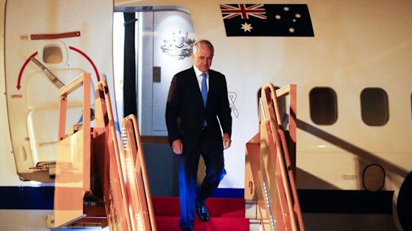 Malcolm Turnbull arrived in Vietnam for the APEC summit as the dual citizenship fiasco continues to simmer at home. 