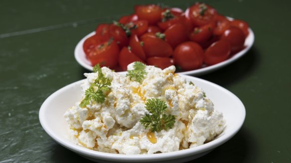 Antipasti options include ricotta and cherry tomatoes with thyme.