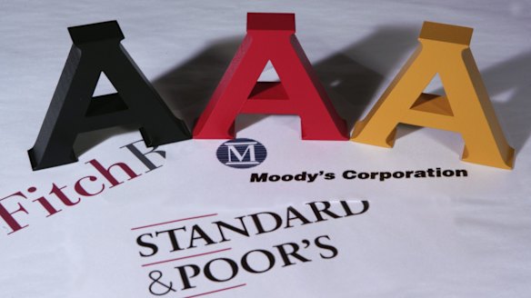 On Wednesday, ratings agency Standard and Poor's confirmed Australia's AAA credit rating, but left the nation on negative watch and suggested the Turnbull government may struggle to return to surplus by 2020-21. 