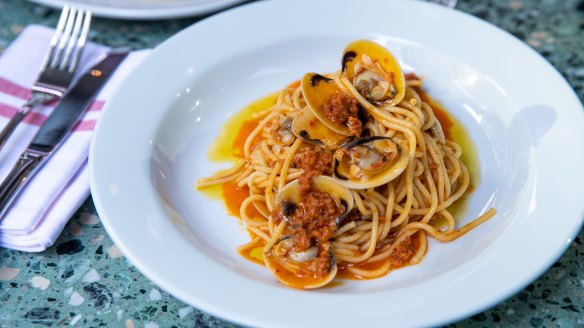 Spaghetti with nduja, clams, white wine.