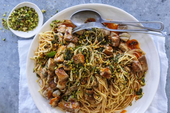 Spaghetti with tuna, pistachio and mint.