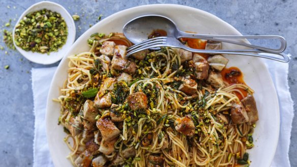 Spaghetti with tuna, pistachio and mint.