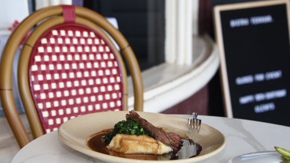 Al fresco dining at Bistro Terroir in Daylesford.