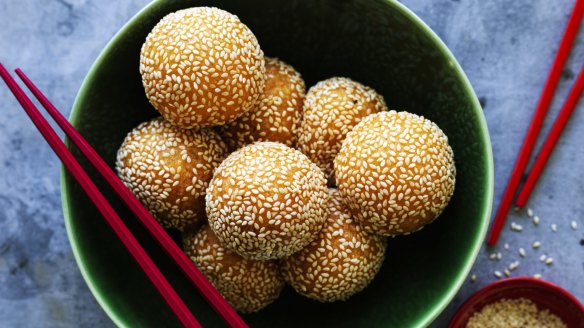 These sweet, sticky sesame rice balls often roll around on yum cha trolleys.