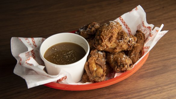 A half-dozen wings, original recipe, with gravy. 