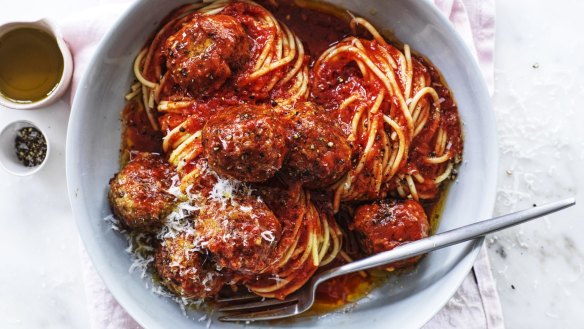Mix these 'Mixed' meatballs in a saucepan, and in one direction (