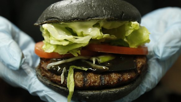 The Kuro Diamond (black diamond) burger.