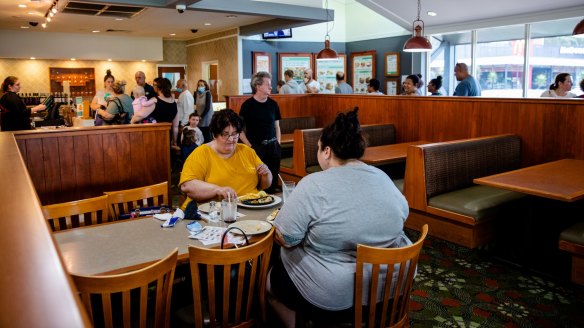 A queue for Sizzler until its very end.