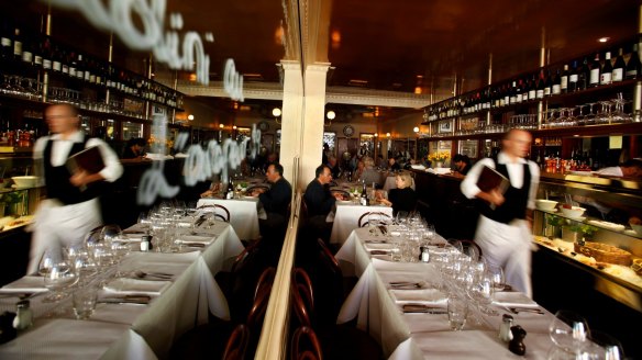 France-Soir's traditional dining room is narrow like a train carriage.