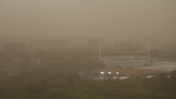 A dust storm brought a quick end to a 42-degree day.