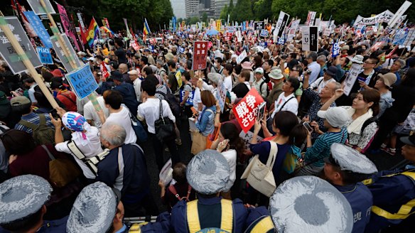 Huge protest in Tokyo as Japanese citizens refuse war contribution