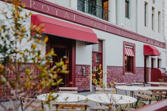The Royal Oak Hotel in Fitzroy North has reopened under new operators, some of whom are involved with the Marquis of Lorne.