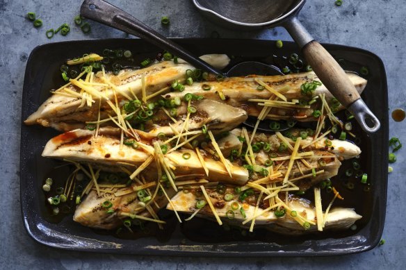 Steamed eggplant with fragrant oil.