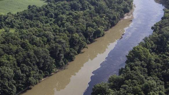 State officials warned recreational users on the Kentucky River that runoff will result in water discoloration, foaming and an odour.
