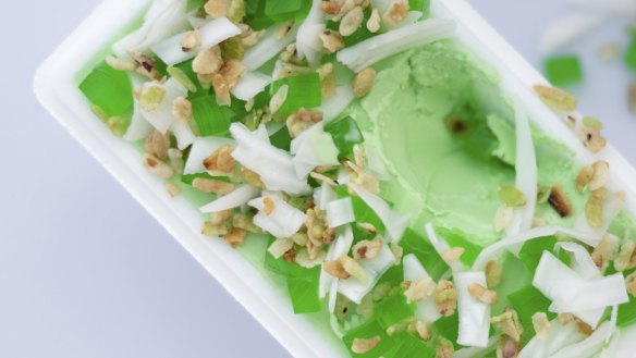 Kariton Sorbetes' coconut and pandan flavoured gelato topped with coconut flakes and pandan jelly.
