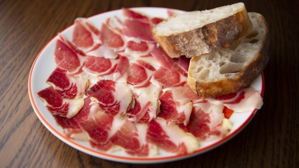 Palatilla Iberico ham with Spanish ciabatta bread.