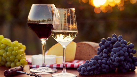 Increasing numbers of vineyards and wineries are going organic in Australia.