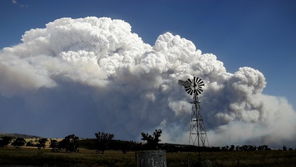 Smoke from the Sir Ivan fire east of Dunedoo, NSW, seen from Coolah, on Sunday 12 February 2017.