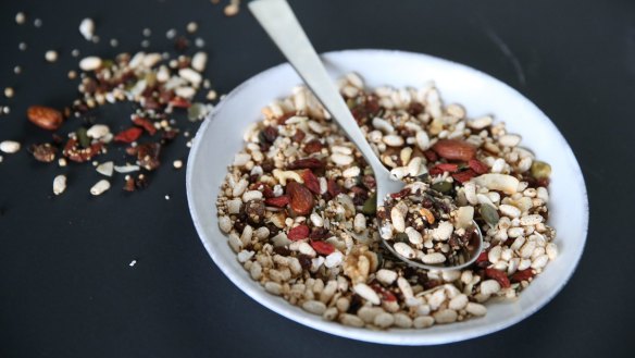 DIY almond and puffed quinoa muesli.