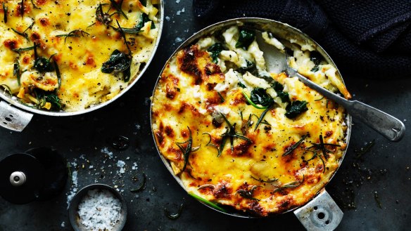 Dan Lepard's spinach and rosemary macaroni cheese 