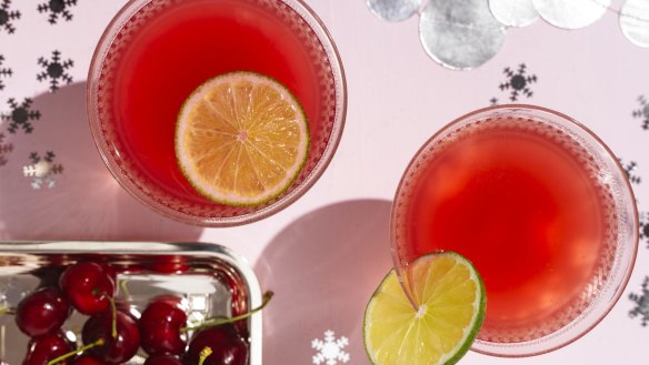 Christmas cranberry spritz.