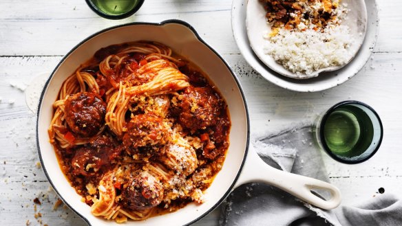 Meatballs braised in tomato sauce.