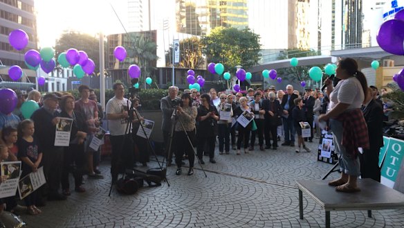 Up to 500 people rallied outside the commonwealth government offices in Brisbane against the detention of Yeronga State High School student Mojgan Shamaslipoor.