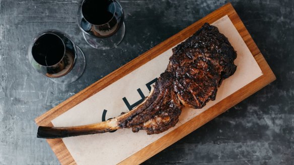 The 1kg tomahawk steak at 6Head.