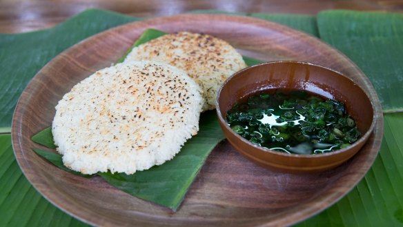 Crispy crackling sticky rice. 